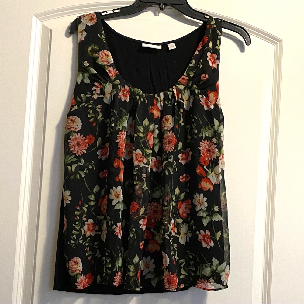 Floral tank with mesh top layer